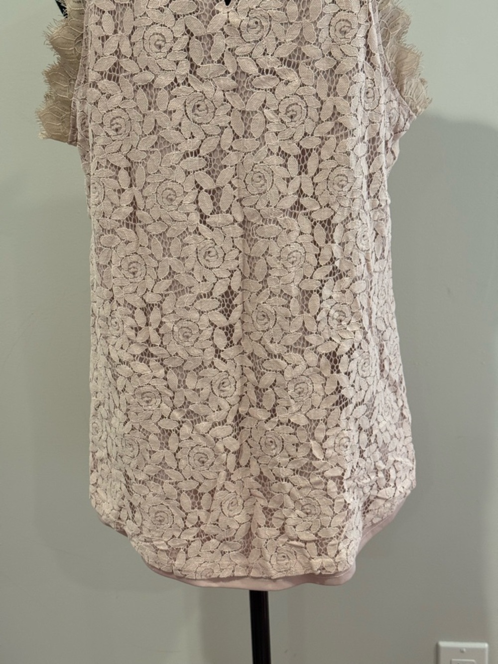 Berryou XL Lace Halter Tank Top in Blush 574 - Picture 6 of 7